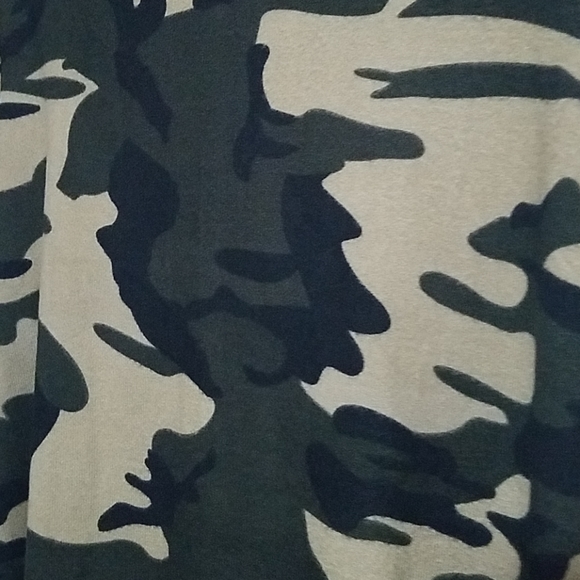 ๐HP๐ Camo Print Long Cardigan - Picture 2 of 3